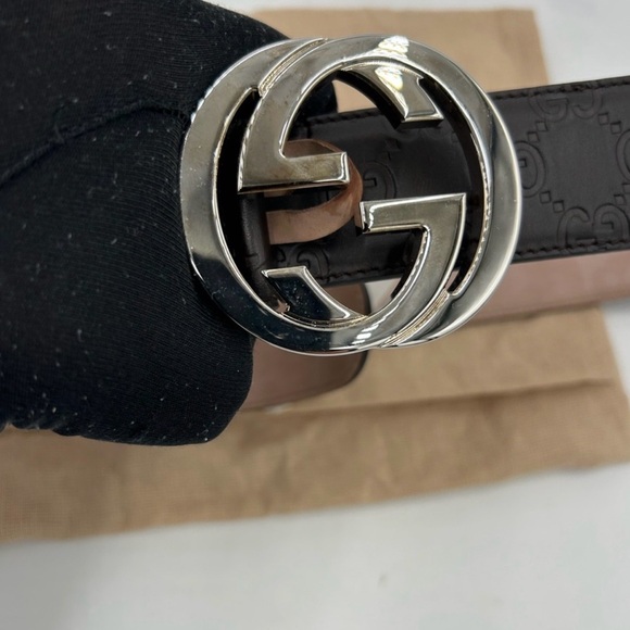 Men's Gucci signature leather embossed interlocking G buckle belt size 38/95
cm - Picture 2 of 10